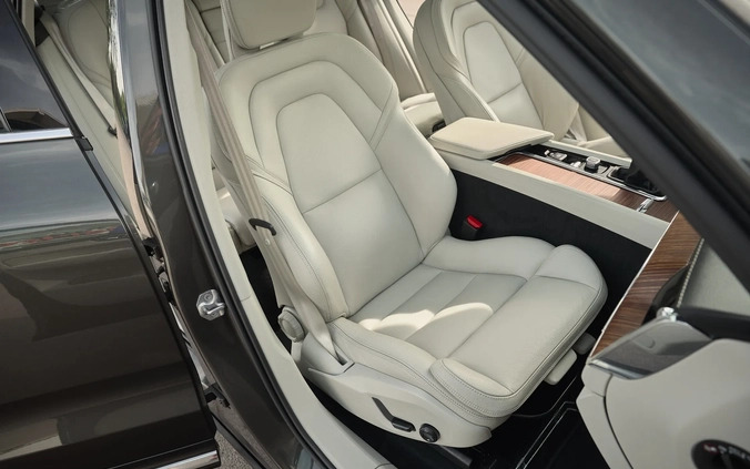 Volvo XC 60 cena 126800 przebieg: 103000, rok produkcji 2019 z Zduny małe 667